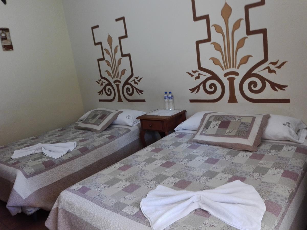 Hostal Casa Vieja Chiquimula Exteriör bild